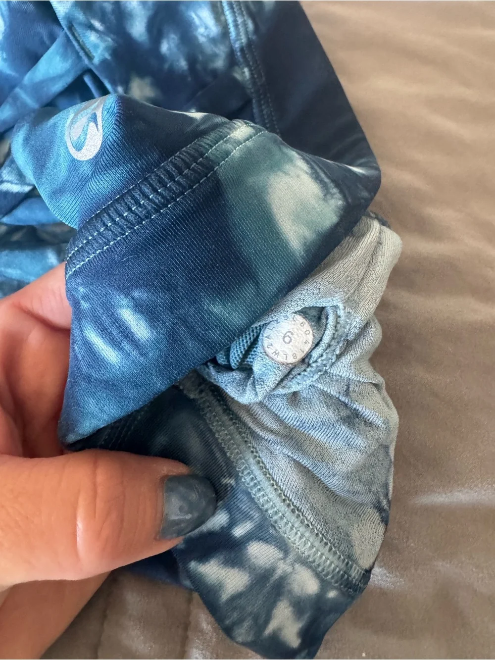 lululemon athletica Blue Tie-Dye Double-Strap Sports Bra size 6